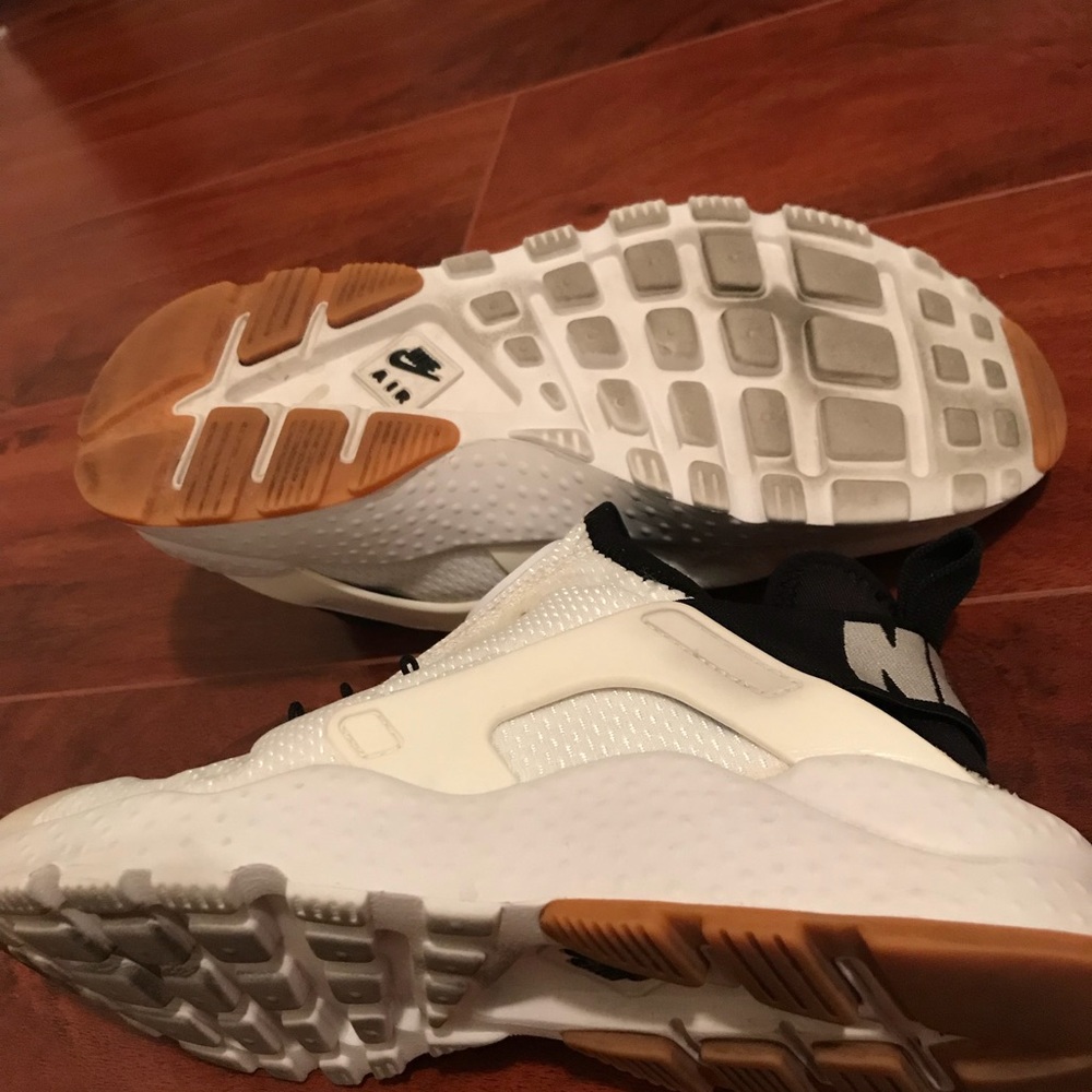 Nike Huaraches Air size 6